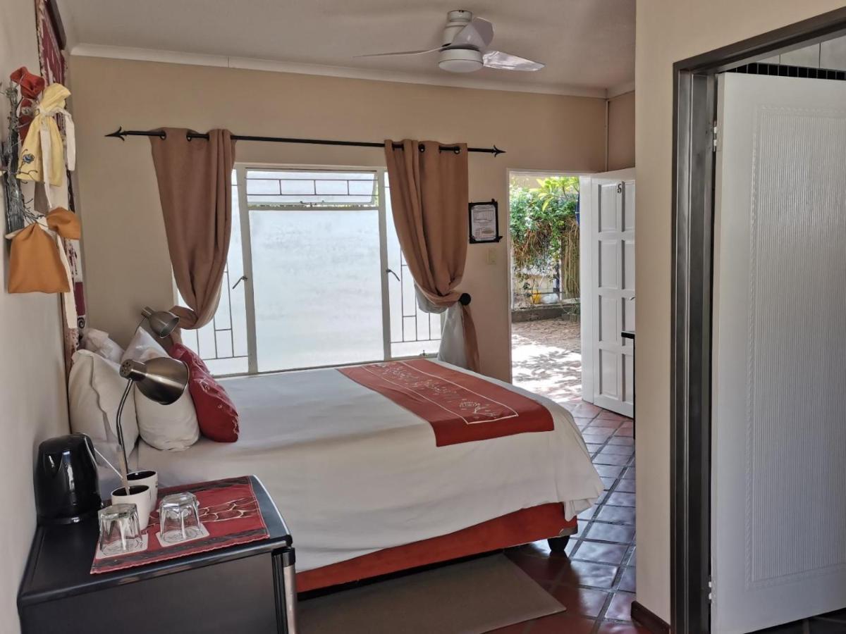 Londiningi Guesthouse Windhoek Buitenkant foto