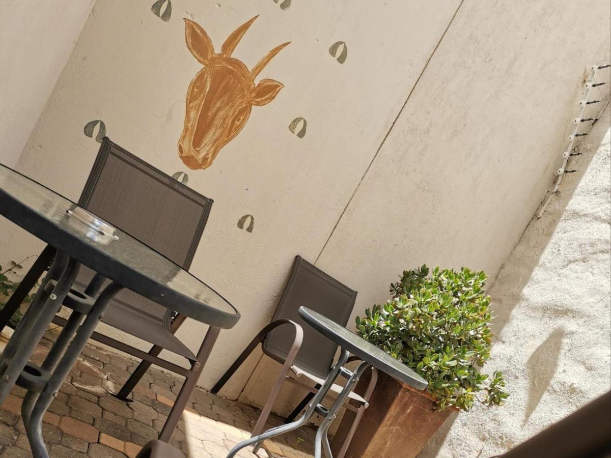 Londiningi Guesthouse Windhoek Buitenkant foto
